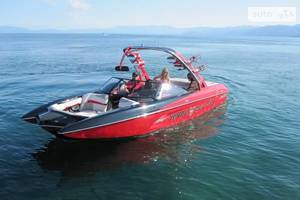 Malibu wakesetter I покоління Катер