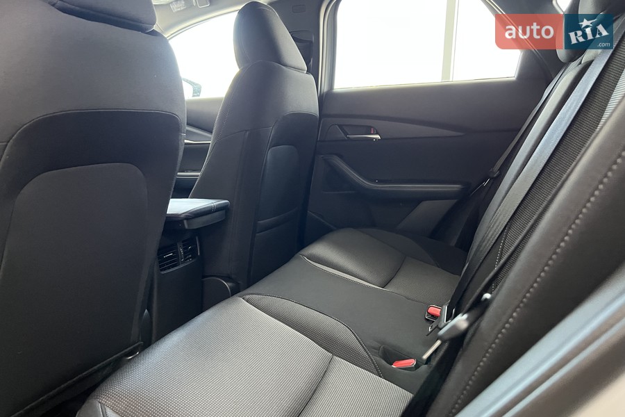 Mazda CX-30 - фото 12