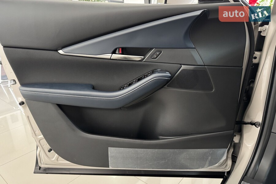 Mazda CX-30 - фото 23