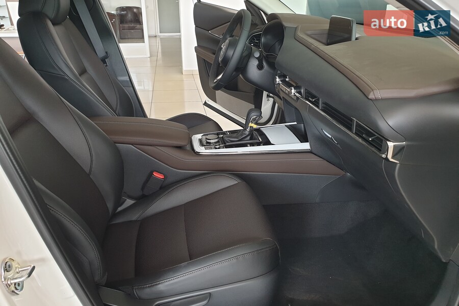 Mazda CX-30 - фото 17