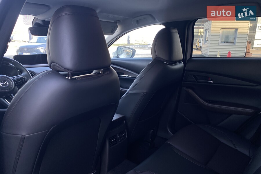 Mazda CX-30 - фото 11