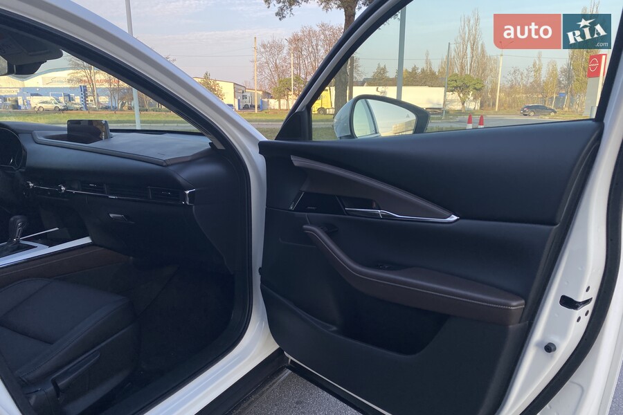 Mazda CX-30 - фото 23