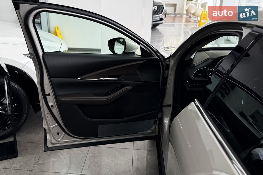 Mazda CX-30 - фото 12