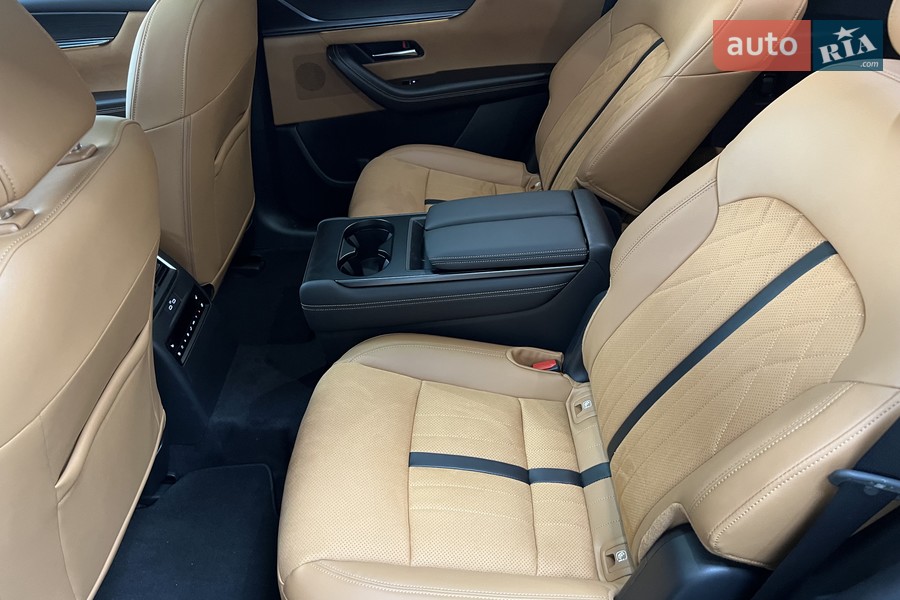 Mazda CX-90 - фото 22