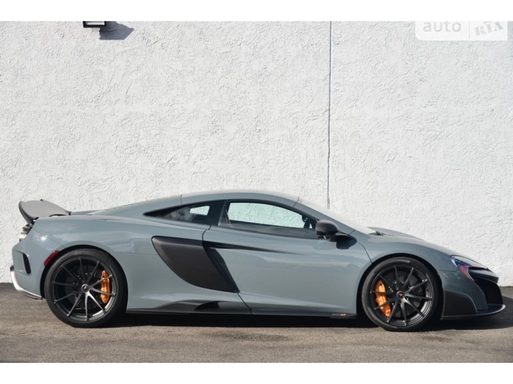 McLaren 675LT Base