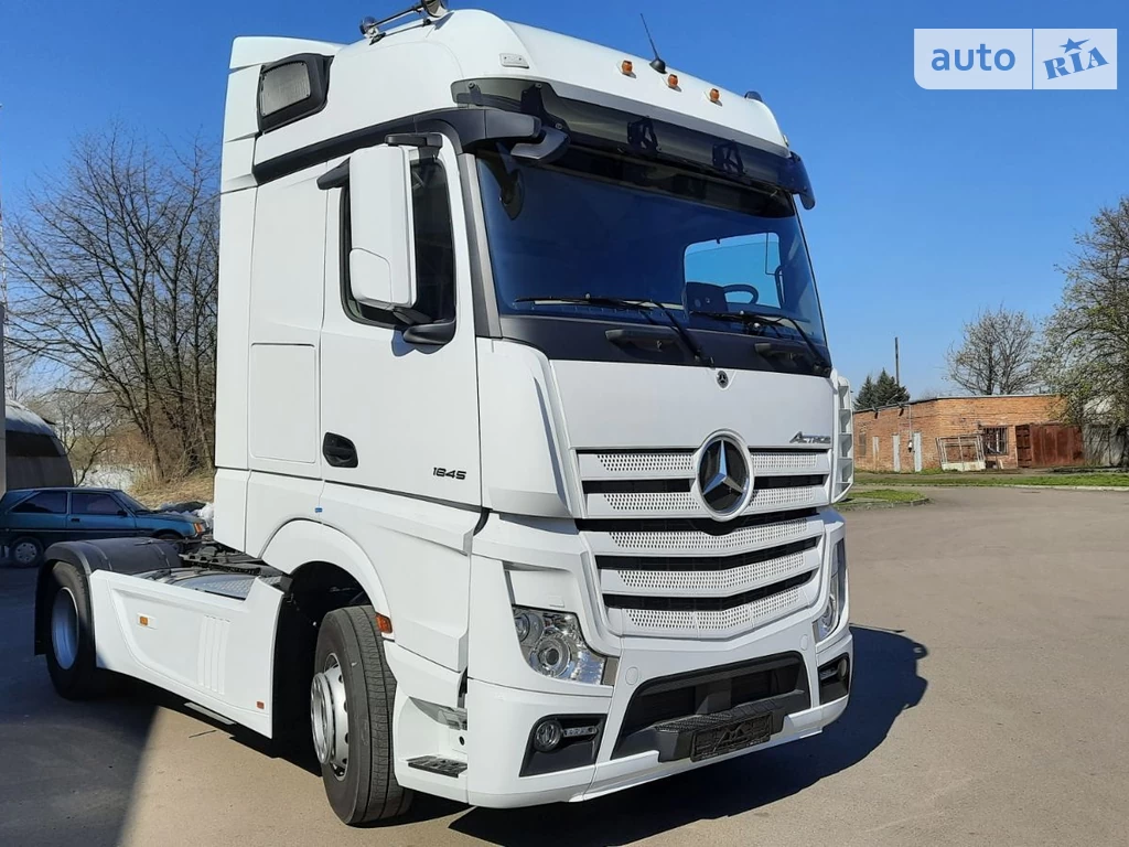 Mercedes-Benz Actros Base