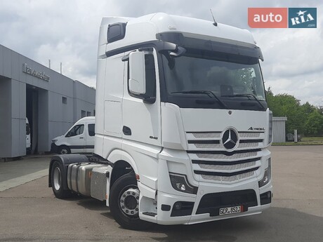Mercedes-Benz Actros 2025