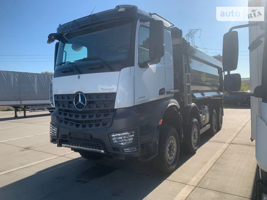 Mercedes-Benz Arocs Base