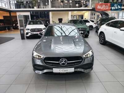 Новий Mercedes-Benz C-Class 2025 - фото 3
