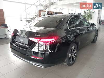 Новий Mercedes-Benz C-Class 2025 - фото 5