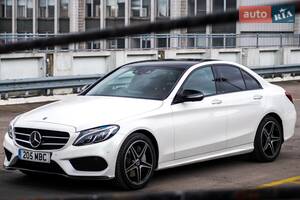 Mercedes C-Class 2018 року
