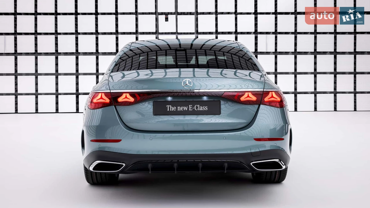 Mercedes-Benz-12
