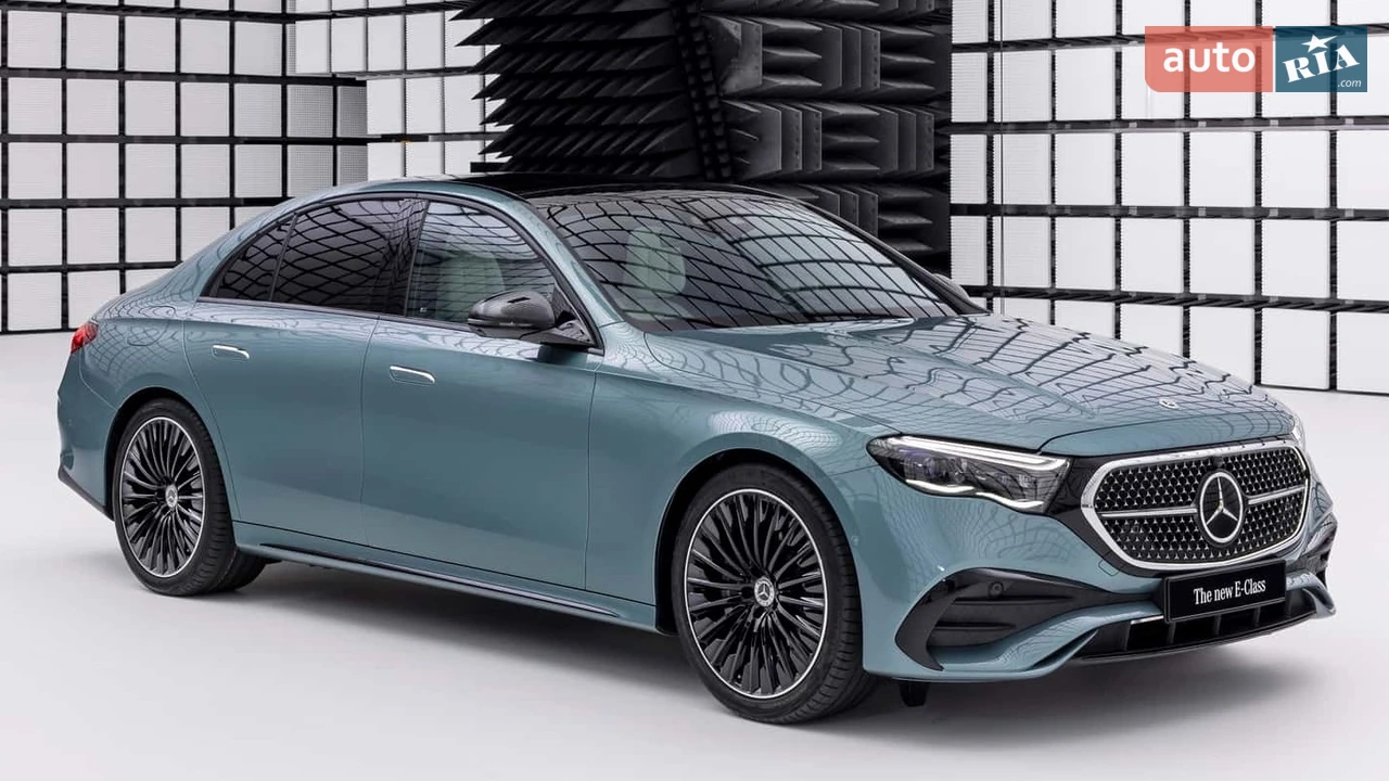 Mercedes-Benz-15