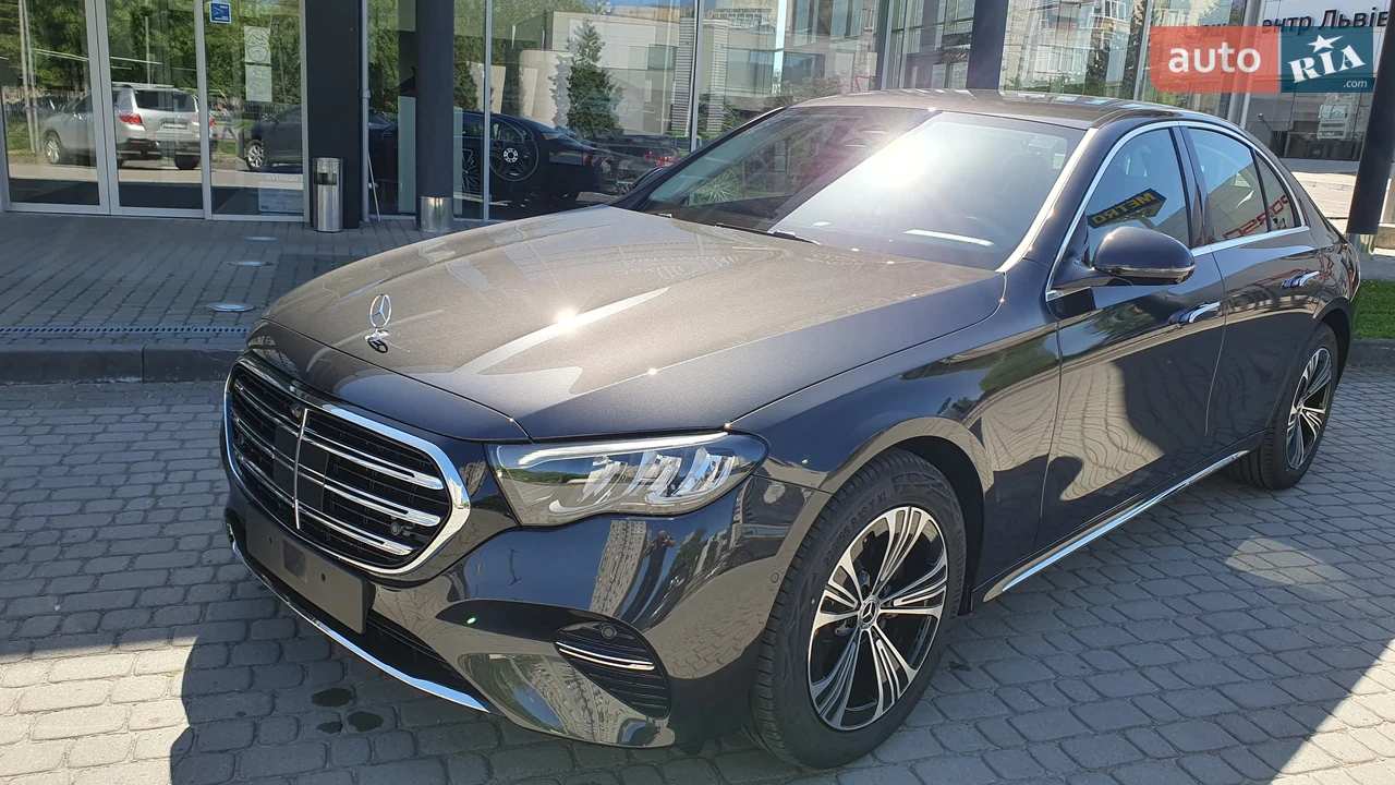 Mercedes-Benz-12