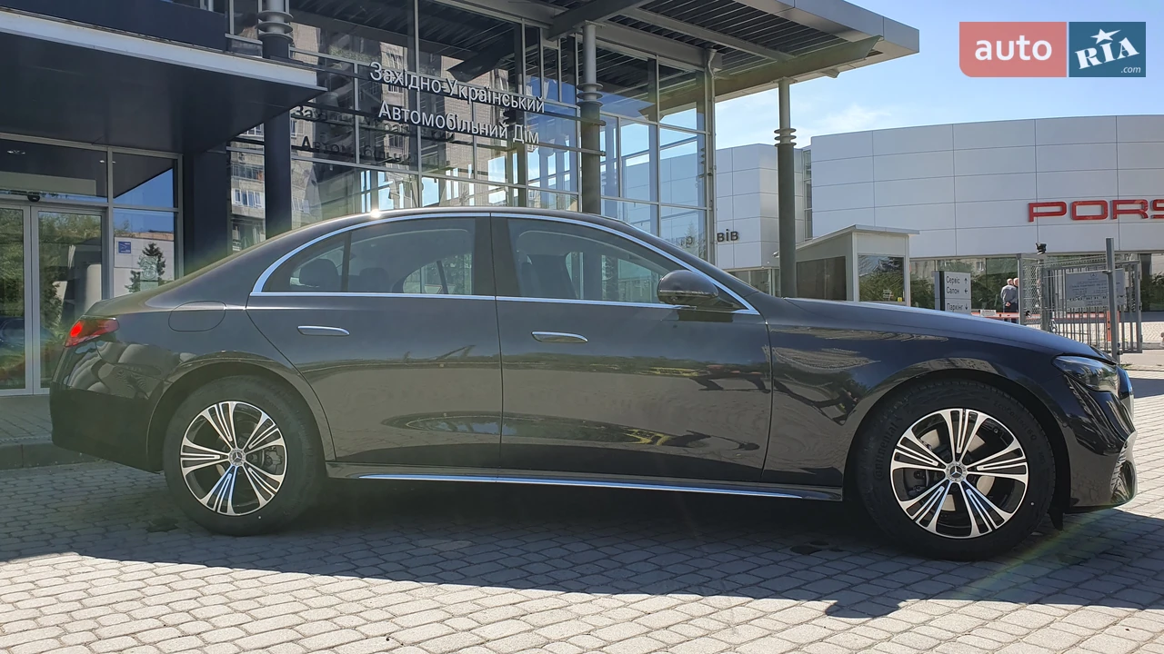 Mercedes-Benz-9