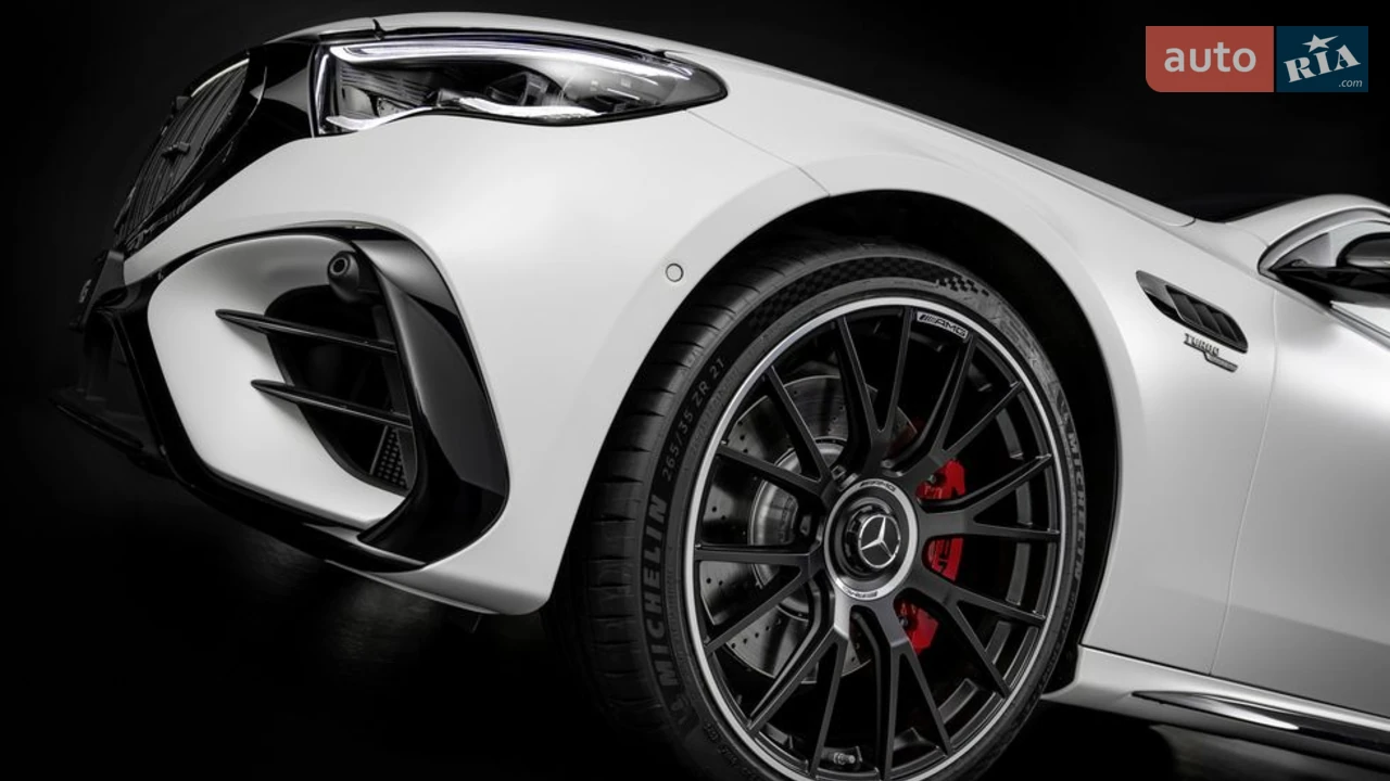 Mercedes-Benz-11