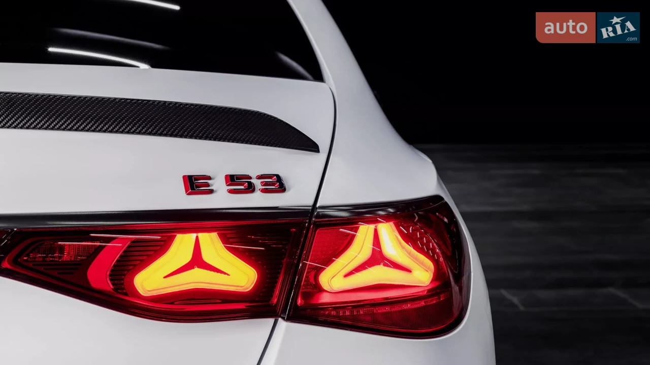Mercedes-Benz-4