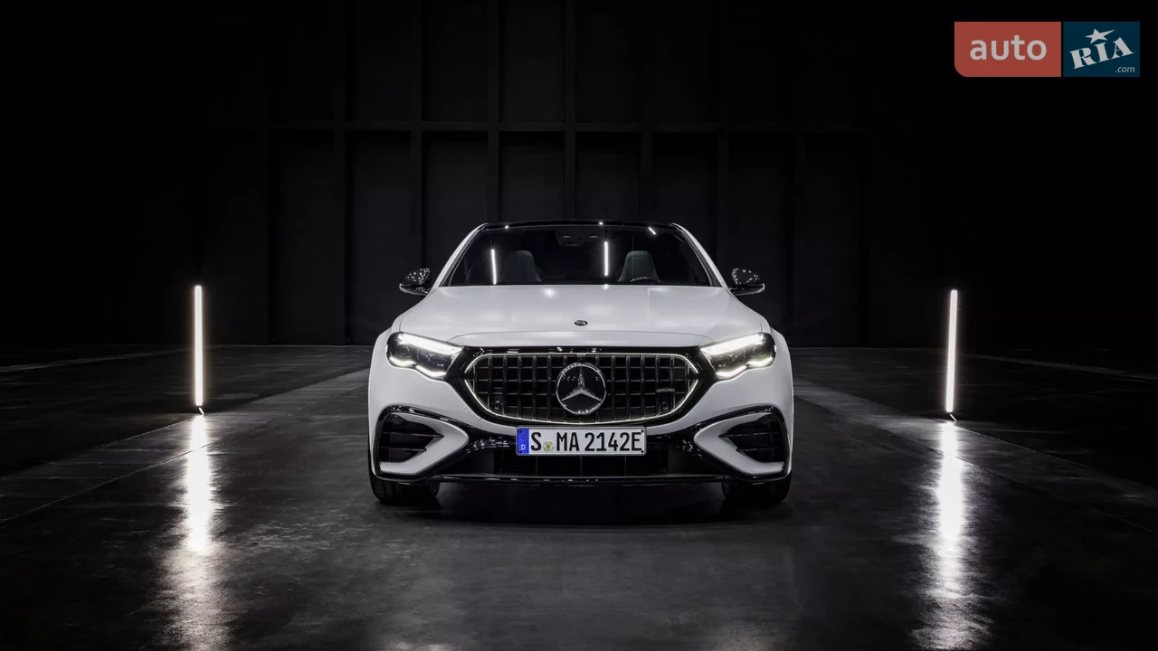 Mercedes-Benz-15