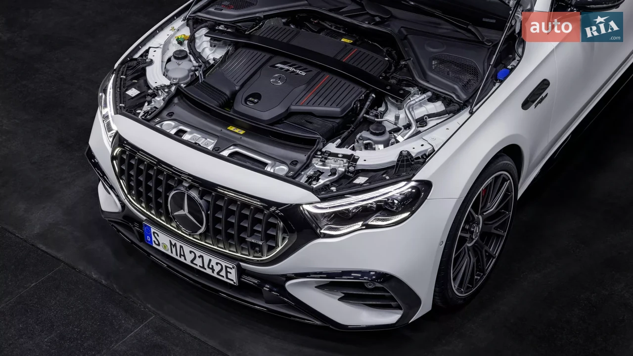 Mercedes-Benz-23