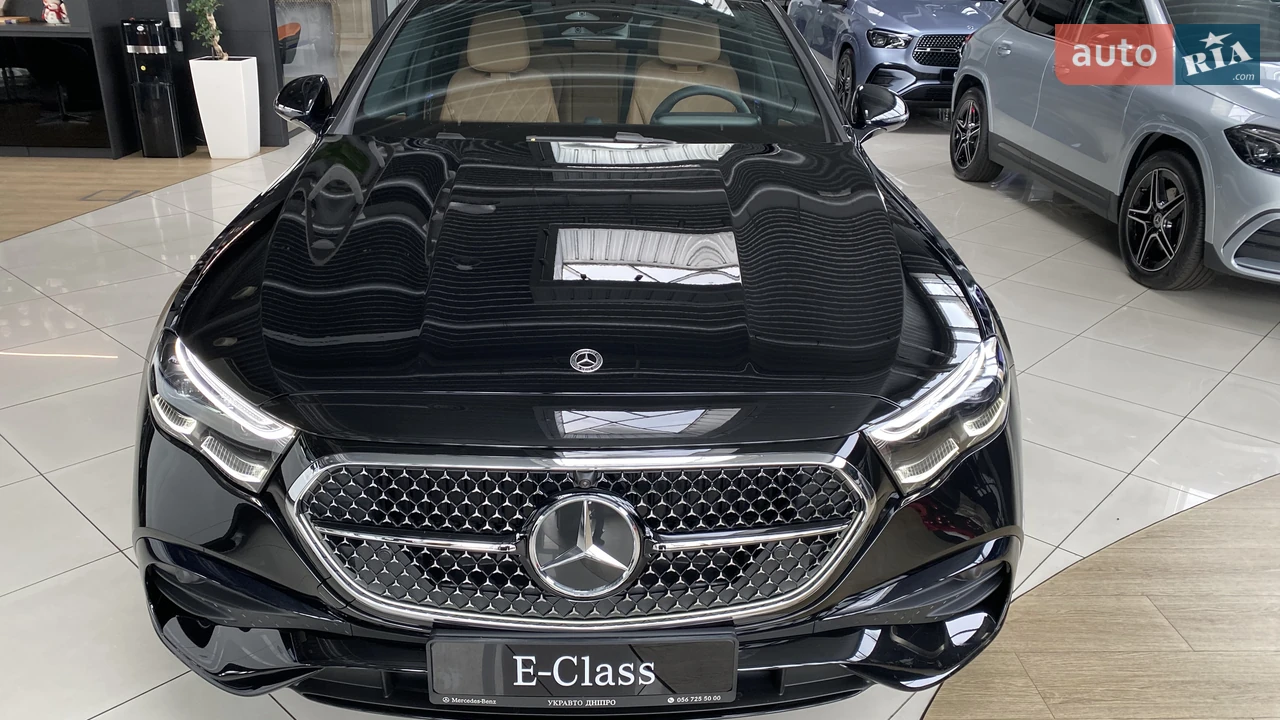 Mercedes-Benz-23