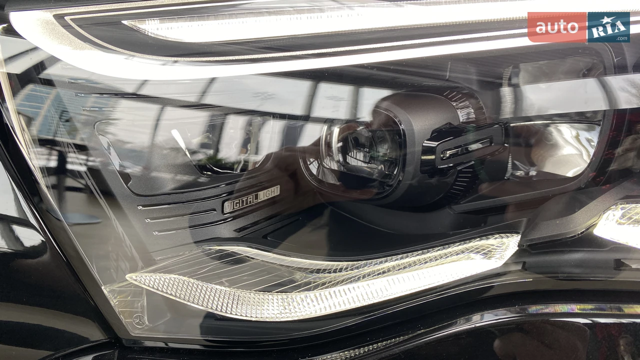 Mercedes-Benz-14