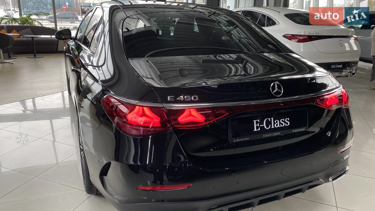 Mercedes-Benz-15
