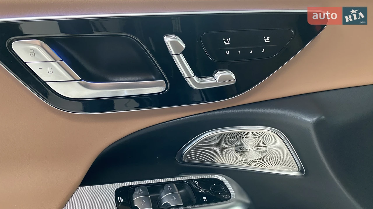 Mercedes-Benz-42