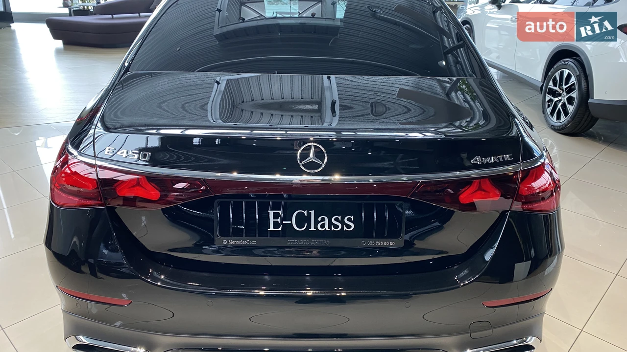 Mercedes-Benz-17