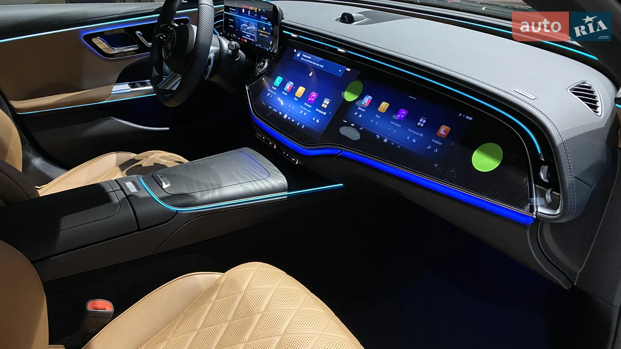Mercedes-Benz-29