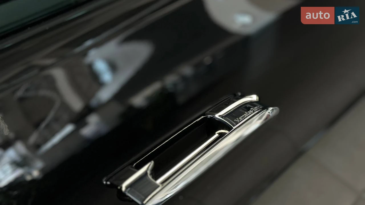 Mercedes-Benz-36