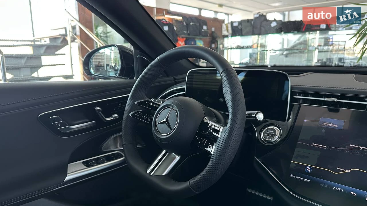 Mercedes-Benz-16