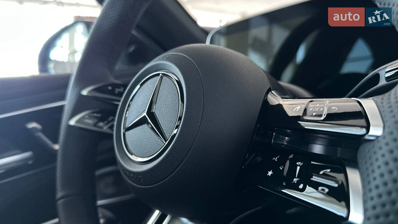 Mercedes-Benz-17