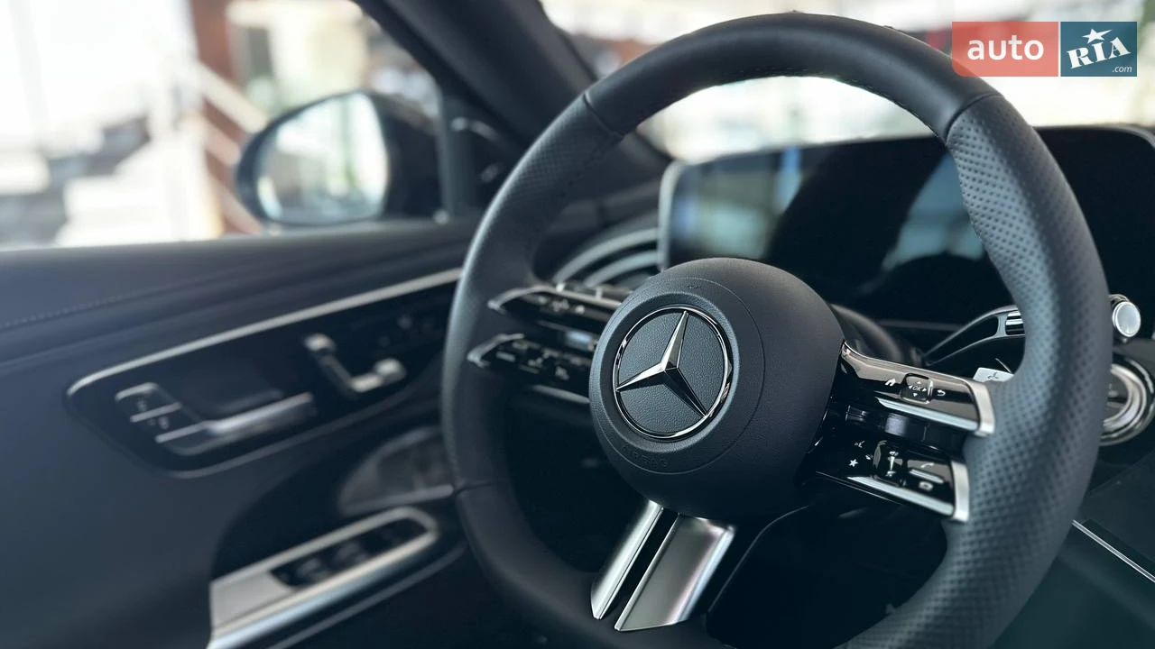 Mercedes-Benz-19