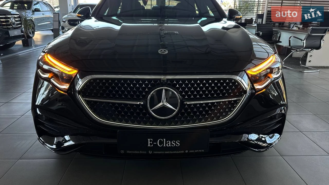 Mercedes-Benz-0