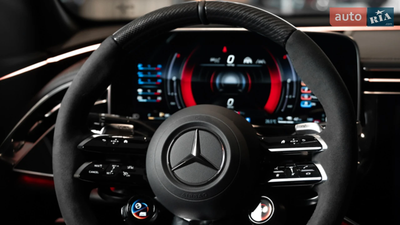 Mercedes-Benz-0