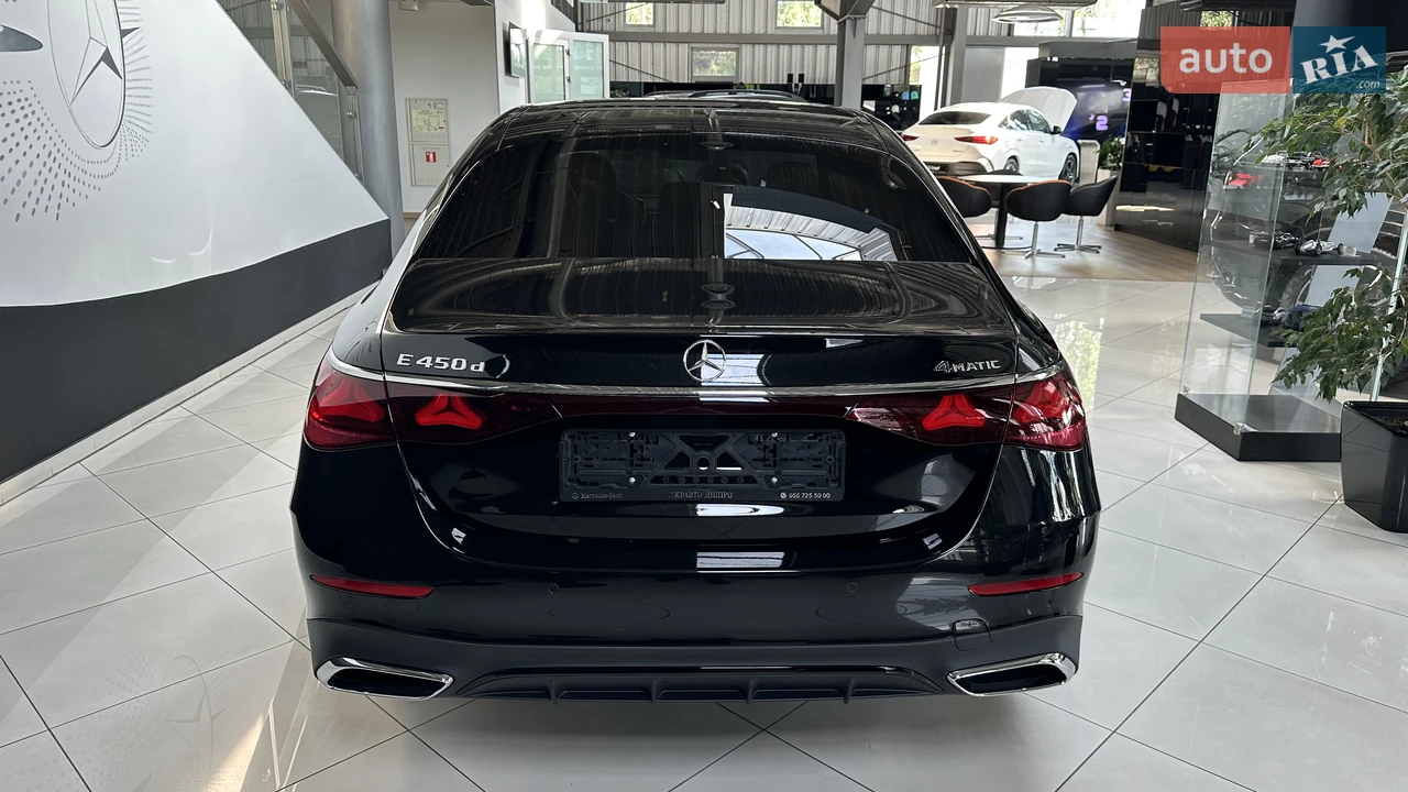 Mercedes-Benz-13