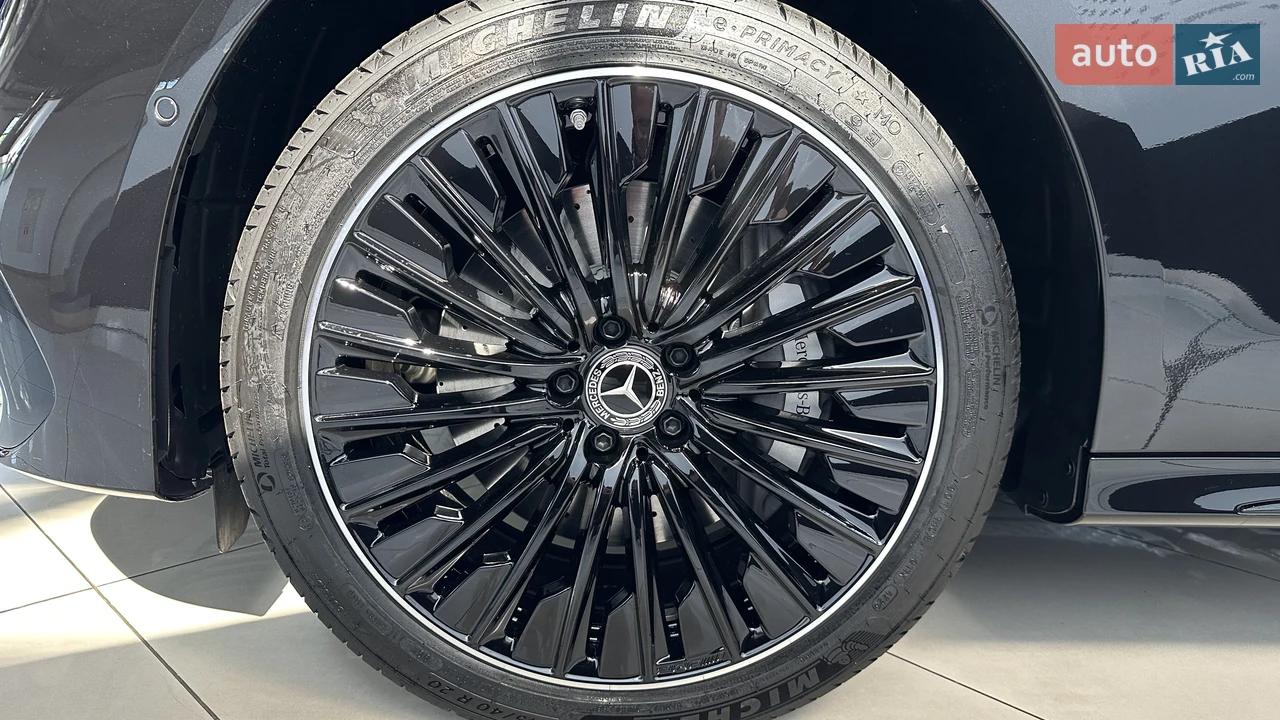 Mercedes-Benz-9