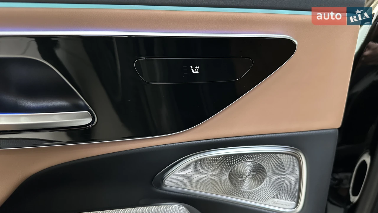 Mercedes-Benz-33