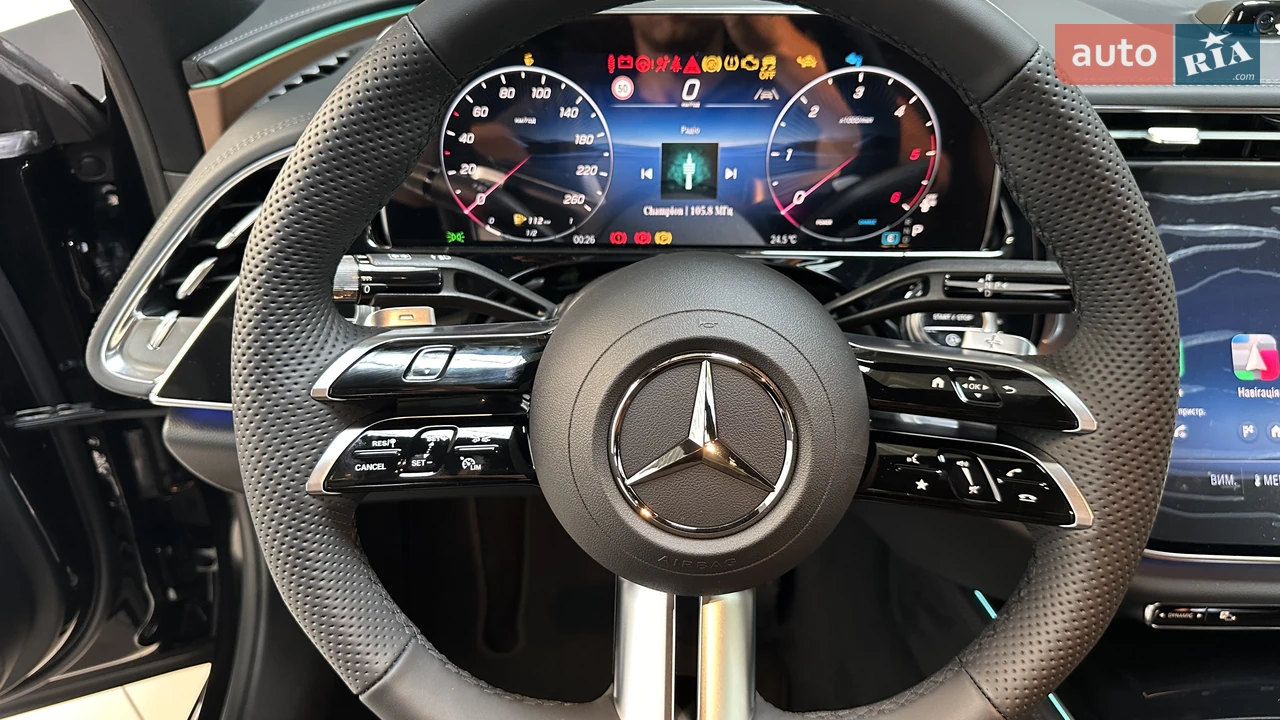 Mercedes-Benz-0