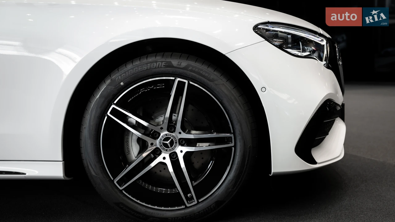 Mercedes-Benz-6