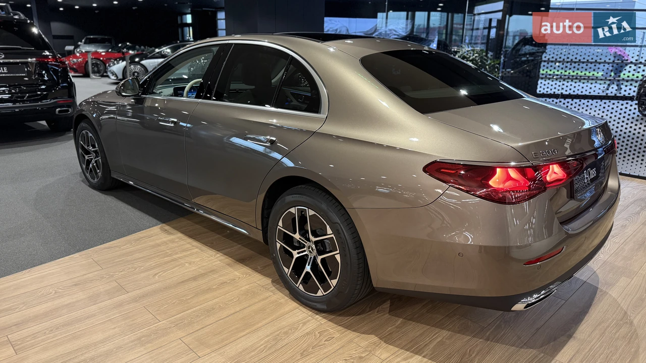 Mercedes-Benz-7