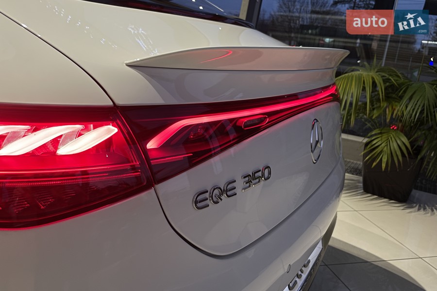 Mercedes-Benz EQE - фото 14