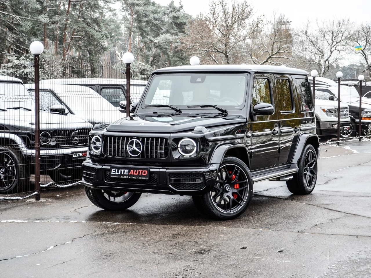 Mercedes-Benz G-Class Base