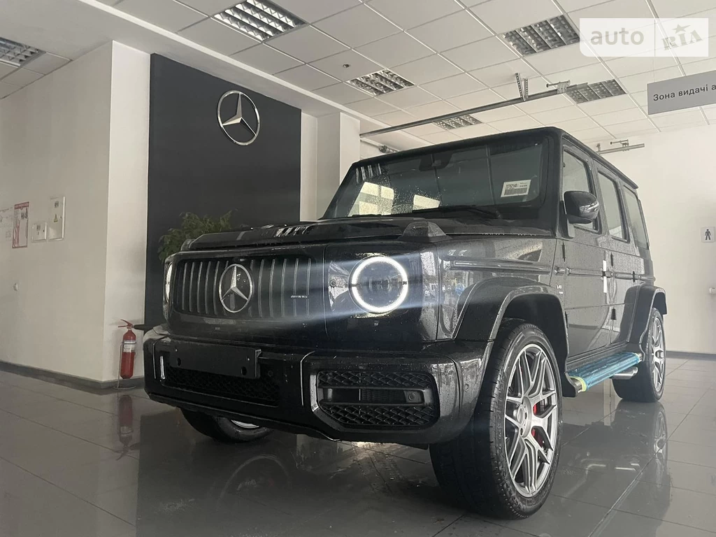 Mercedes-Benz G-Class Base