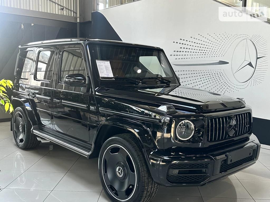 Mercedes-Benz G-Class Base