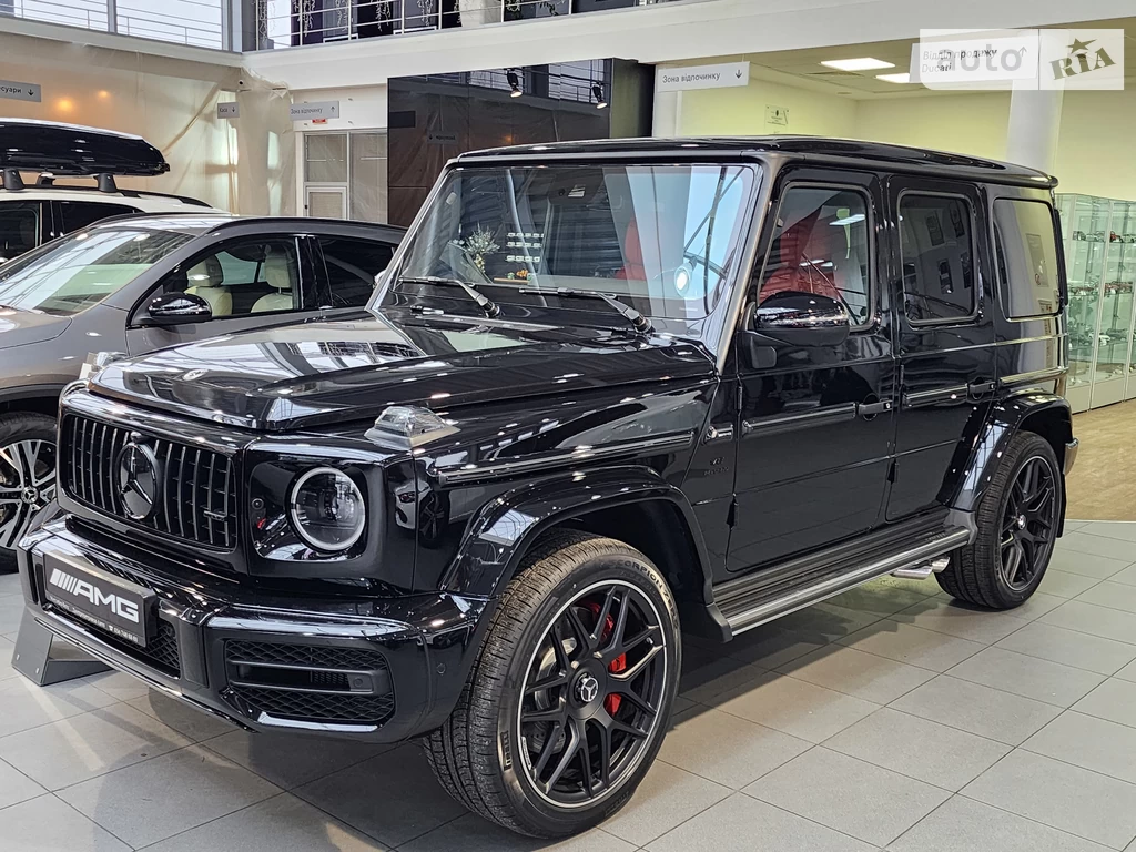 Mercedes-Benz G-Class Base