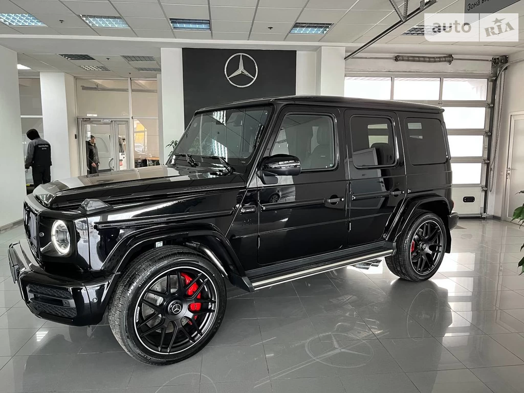 Mercedes-Benz G-Class Base