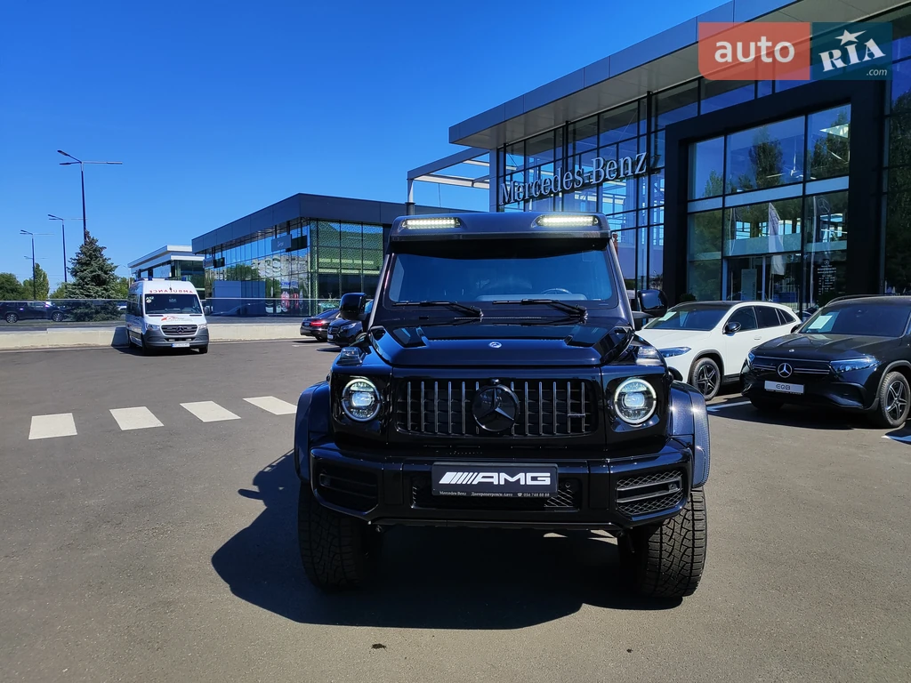 Mercedes-Benz G-Class Base