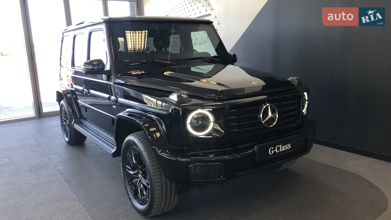 Mercedes-Benz-17