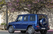 Mercedes-Benz G-Class Base